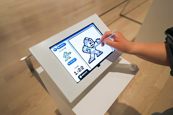 カプコンピクセルラボ　できた作品は自分のスマホにダウンロードできるよ！